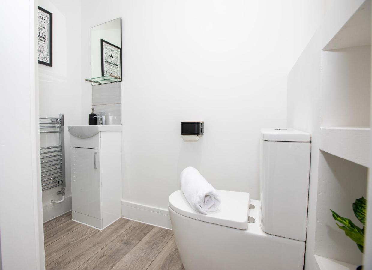 Stylish Stay Near The Stadium Walk To The Action Liverpool Exterior photo