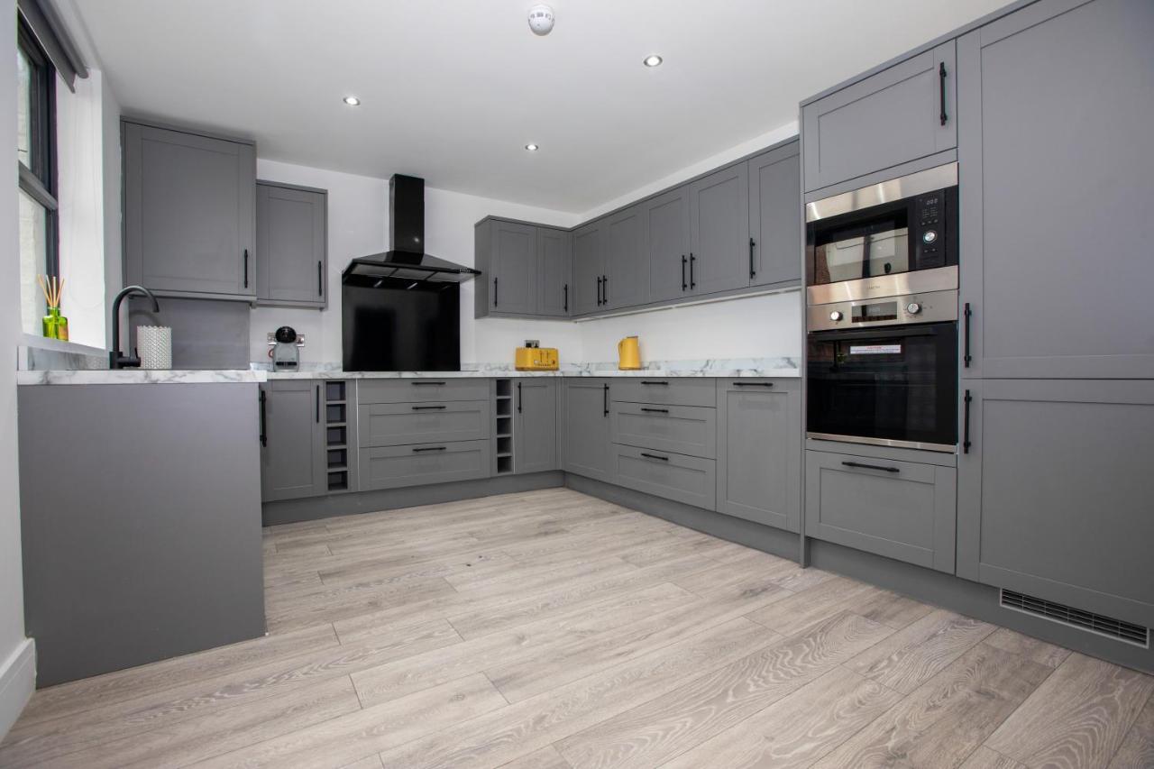 Stylish Stay Near The Stadium Walk To The Action Liverpool Exterior photo