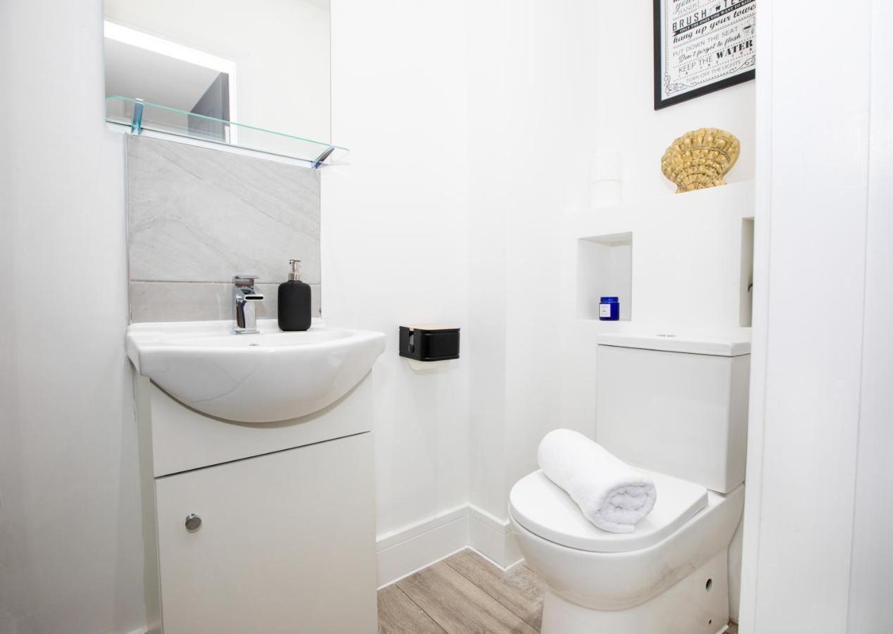 Stylish Stay Near The Stadium Walk To The Action Liverpool Exterior photo